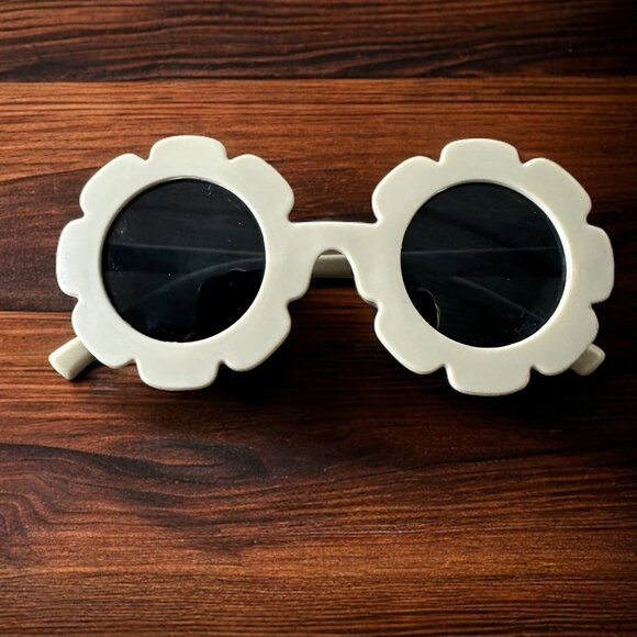 Flower Child Sunglasses - Picture 4 of 5